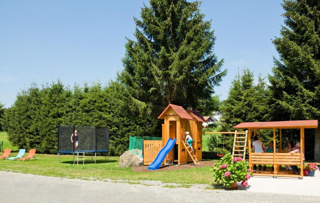 Pension Wiesengrund Neuschoenau Exterior photo